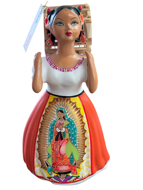 Guadalupe Lupita con pájaros