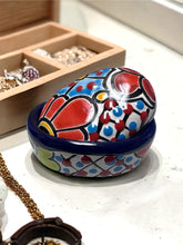 Load image into Gallery viewer, Oval jewelry box