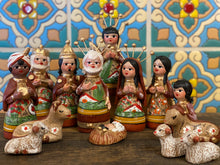 Load image into Gallery viewer, Small nativity (terra-cotta)