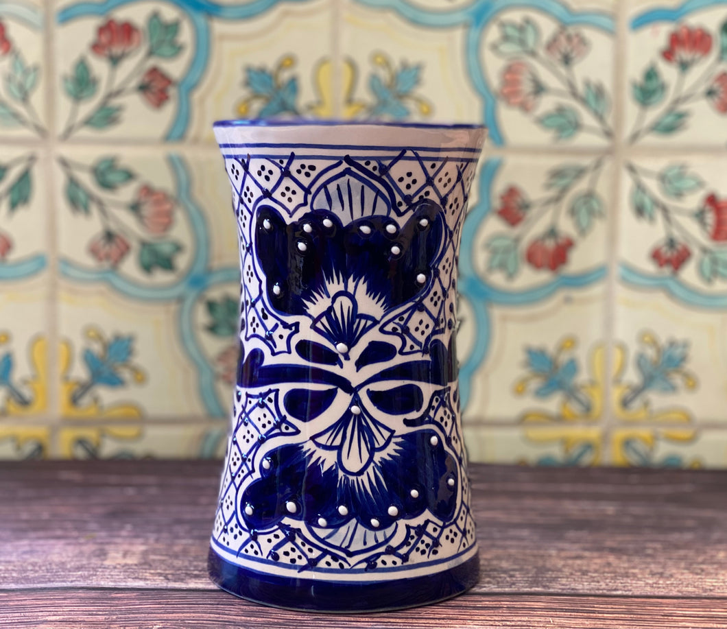 Ceramic vase bw