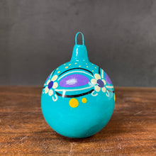 Load image into Gallery viewer, Small Clay ornament 3a