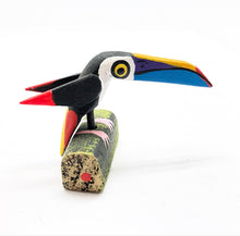 Load image into Gallery viewer, Alebrije toucan