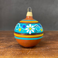 Load image into Gallery viewer, Small Clay ornament 2a